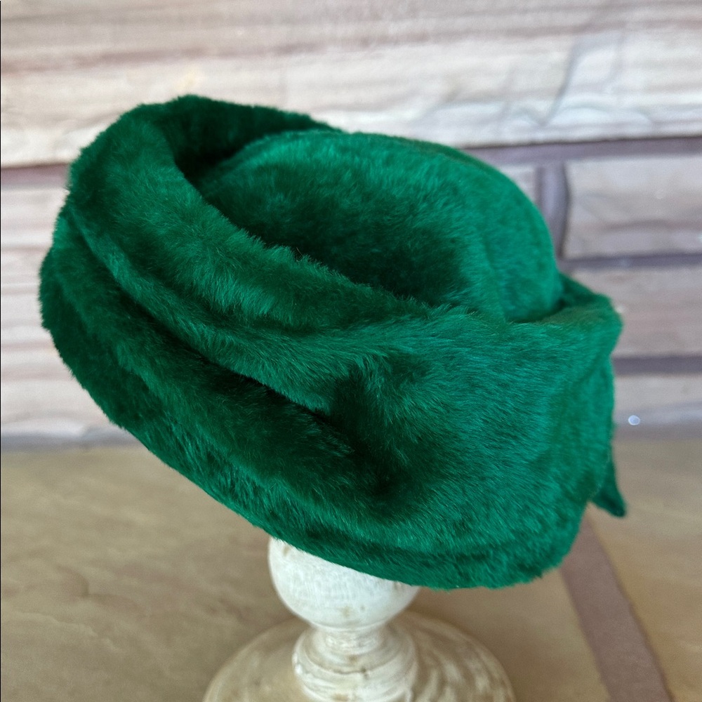 Vintage Emerald Green Pillbox Hat - Picture 3 of 6